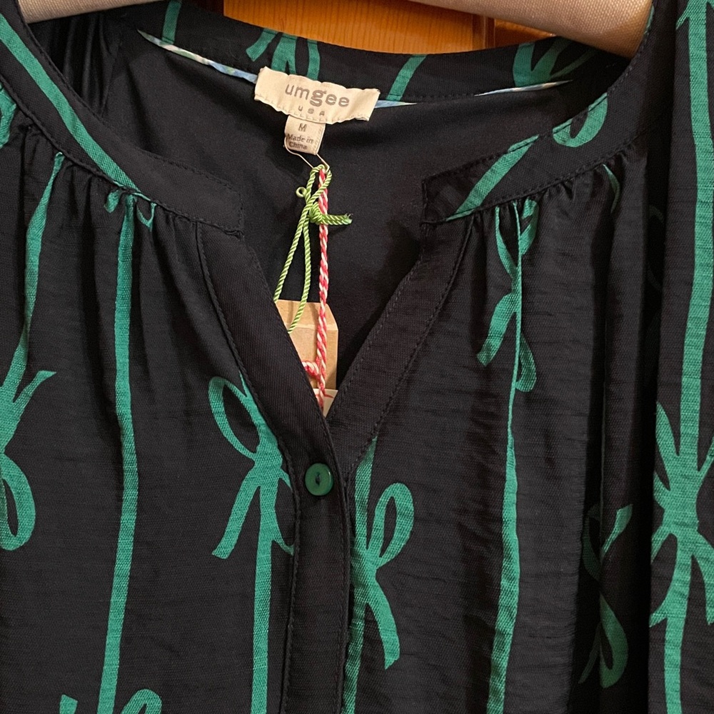 NWT Umgee Navy and Green Bow Button Down Dress w/ Belt size Medium - Picture 3 of 7